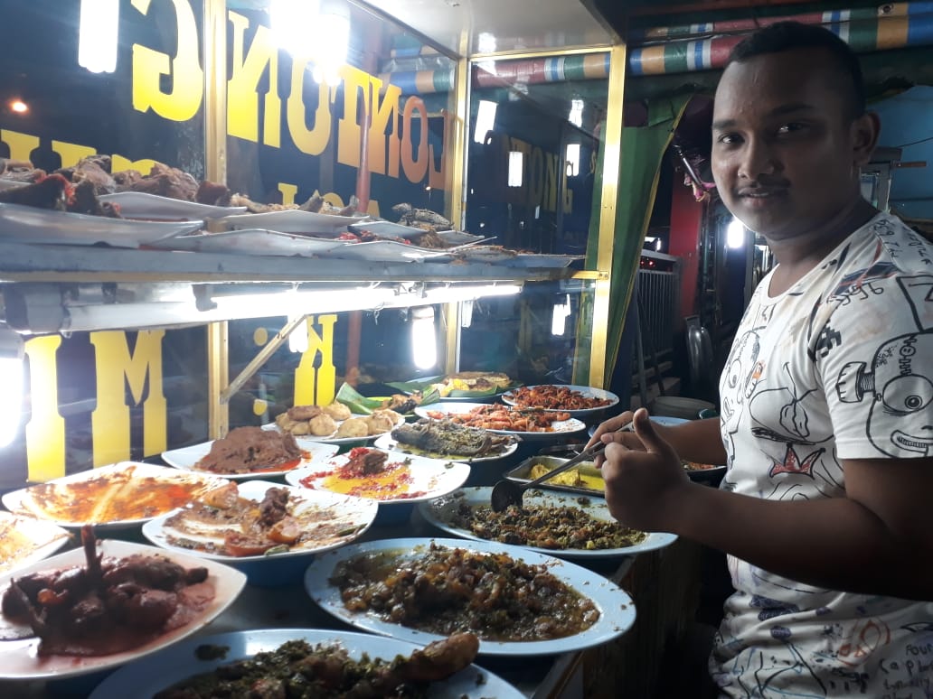 Lontong Malam Kedai Kak Midah, Kudapan Khas India Lokal yang Nikmat